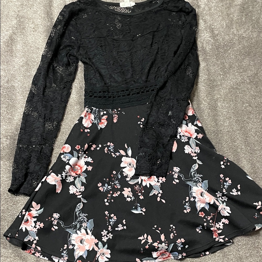 Elegant Black Floral Lace Mini Dress